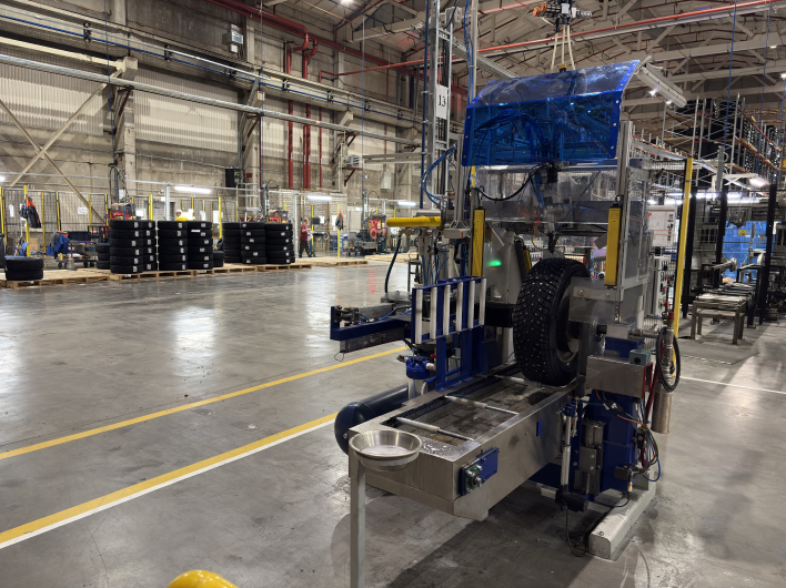 Российская компания разработала уникальный станок для ошиповки легковых шин